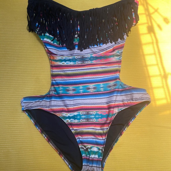 OBO Size 8 . Like new. L space Monokini - Picture 9 of 9